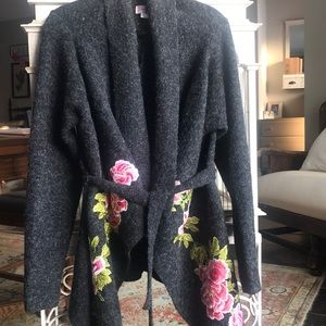 Women’s floral Gray wrap sweater